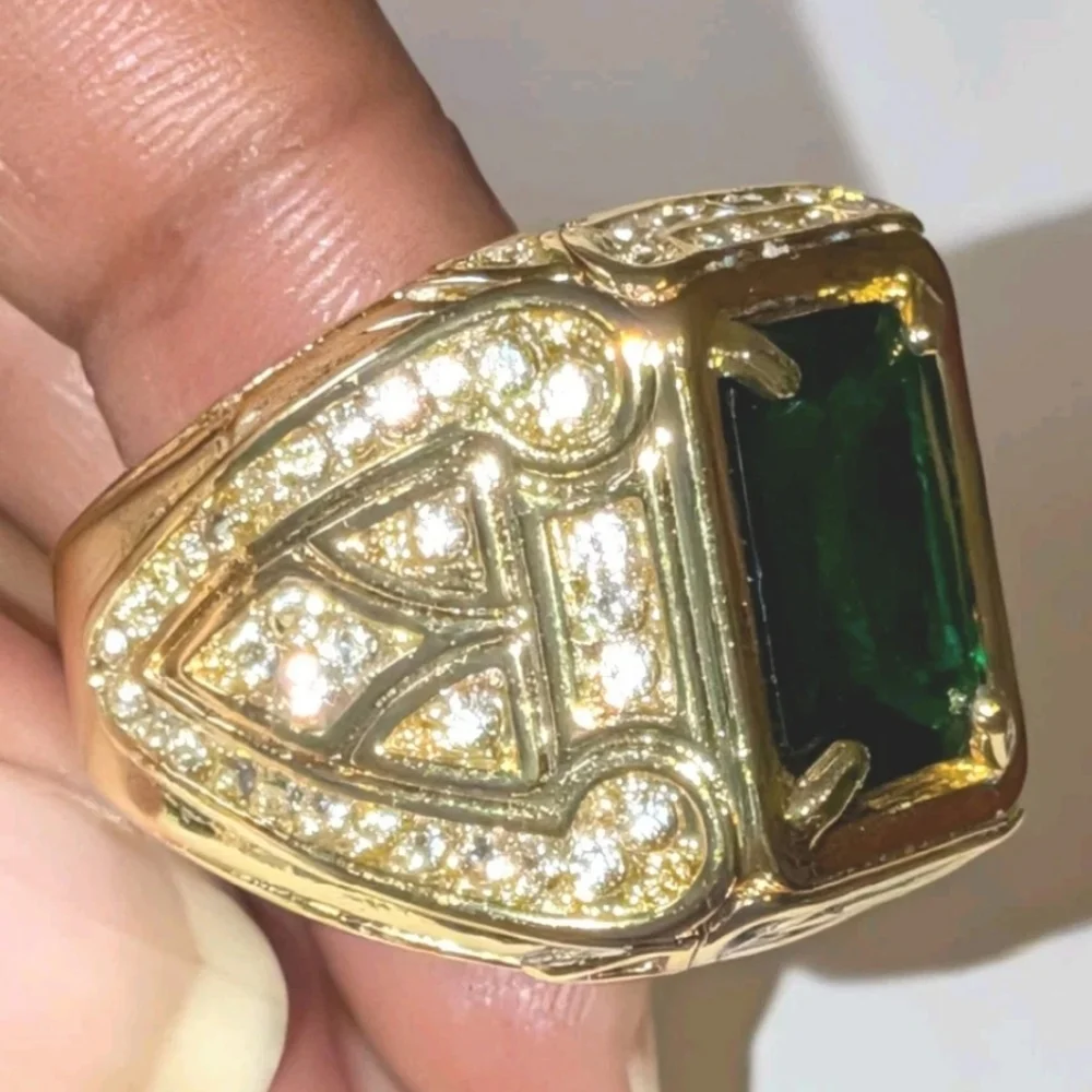 Elegant Green and Gold mens Ring Sz 13